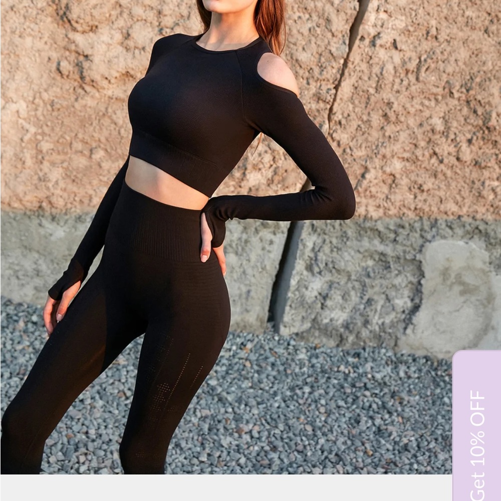 Size small, black, wiskll brand activewear top. New